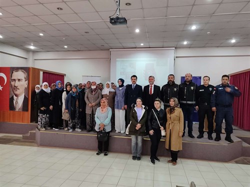Kaymakamımız Sayın Bünyamin MİROĞLU, "En İyi Narkotik Polis Anne Projesi"  Konferansına katıldı;
